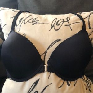 42 C Torrid front closure bra